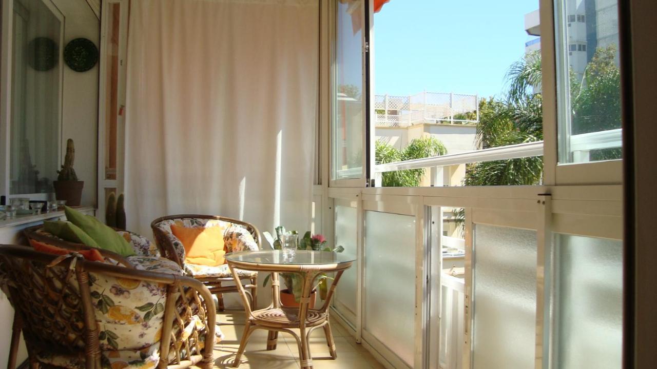 Апартаменты Apartamento La Carihuela - Urb. Eurosol Торремолинос Экстерьер фото